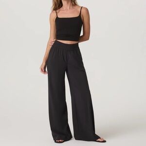 Vuori wide leg pant